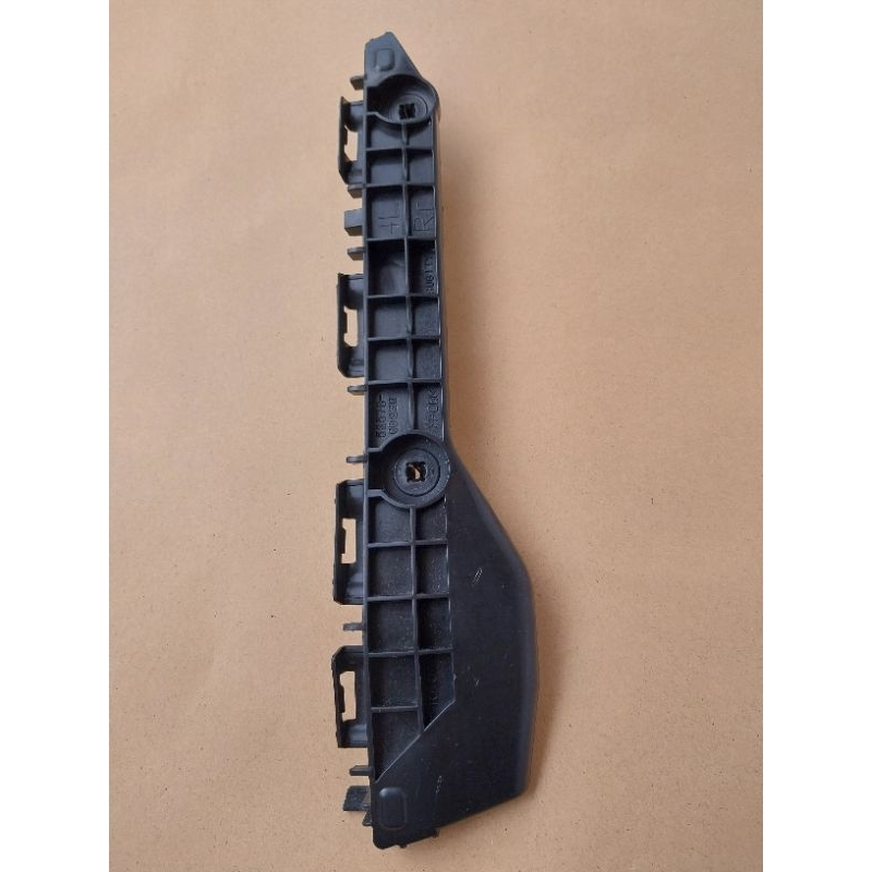 Breaket Breket Bemper Dudukan Bemper Belakang Yaris 2014 -2017 Original