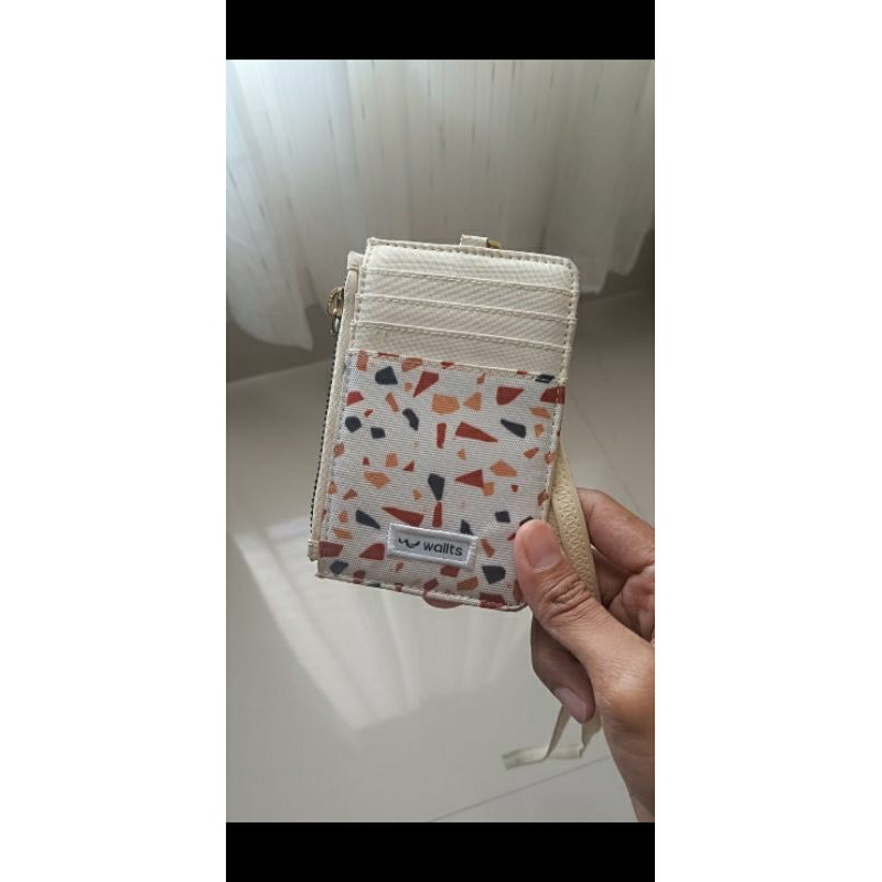 

Preloved ID Card Holder by Waltz