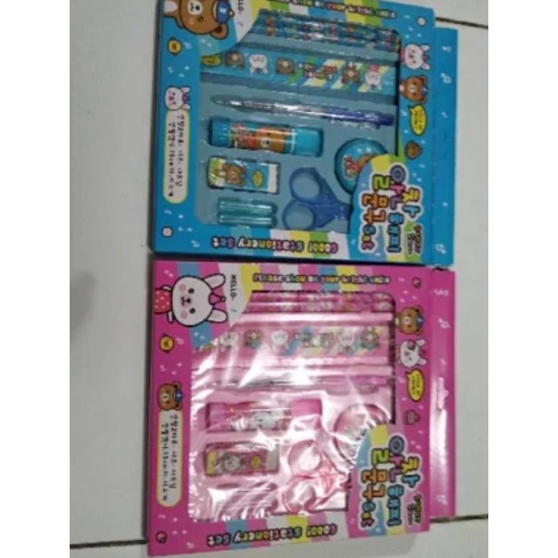 

EM Alat Tulis set paket 2019 Stationery set