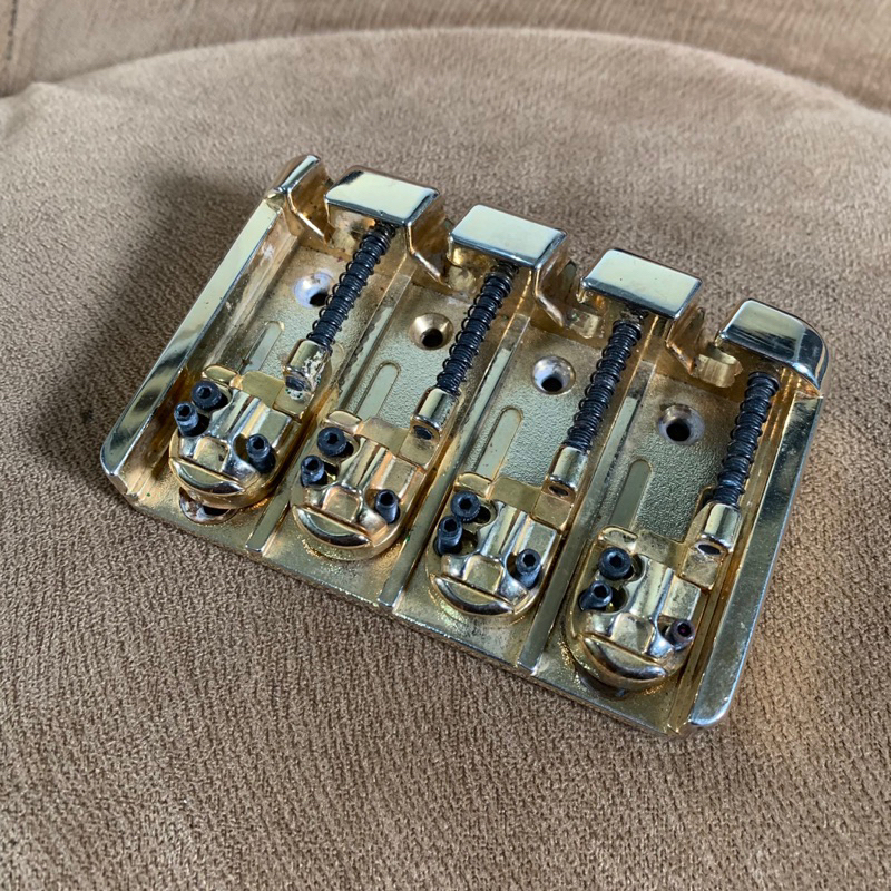 bridge bass cort original gold 4 strings