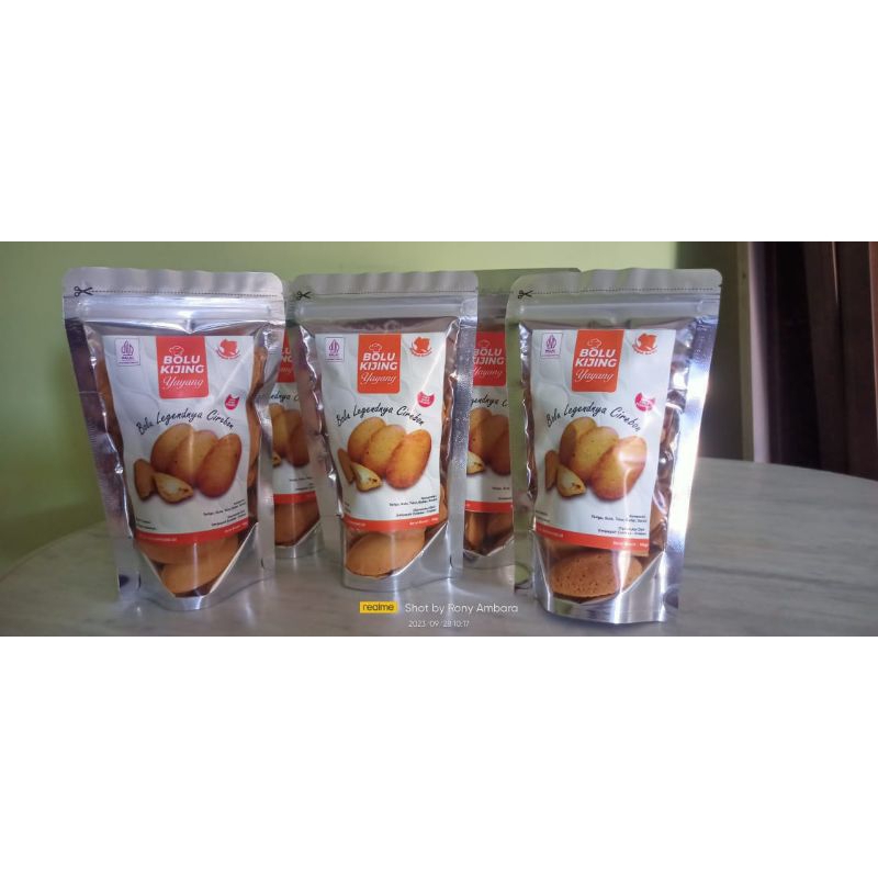 

BOLU KIJING YAYANG BOLU LEGENDANYA CIREBON BAHAN PREMIUM (100g)