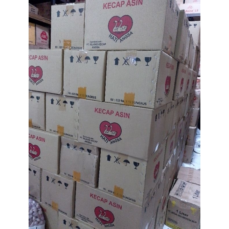 

Kecap asin angsa refil 600ml ( 12 pcs kartonan)