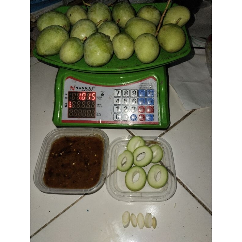 

PAKET mangga telor di kirim utuh bisa lepas biji, ½kg mangga aja & 1kg mangga + bumbu rujak
