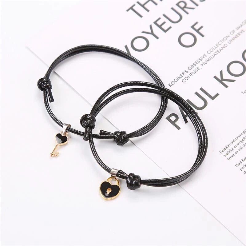 GELANG COUPLE SET MOTIF KUNCI DAN HATI
