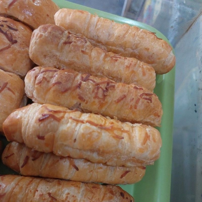 

Jajanan pasar kue basah Cheese roll