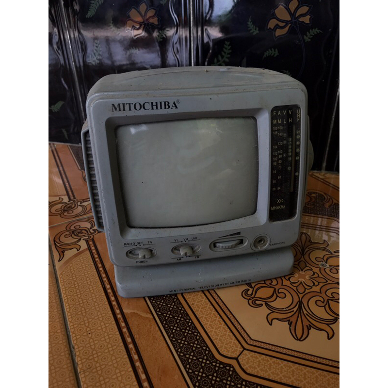 display tv jadul mini cocok untuk display/pajangan ruang tamu atau di dalam kamar