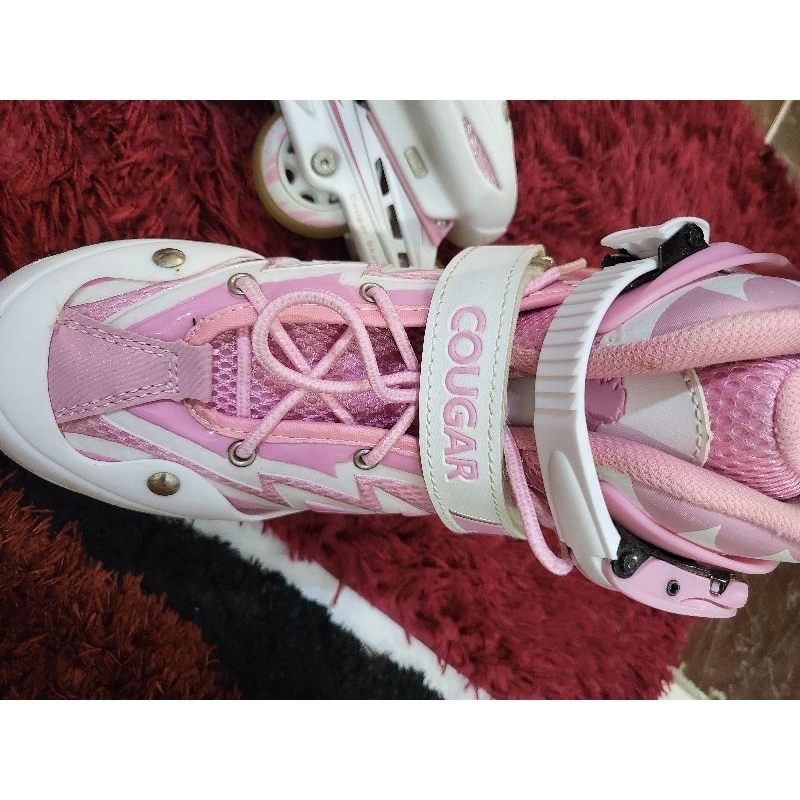 Sepatu roda merk Cougar berkwalitas baik  prelove size 38-41 insole 23,5 cm-26 cm, free dekker
