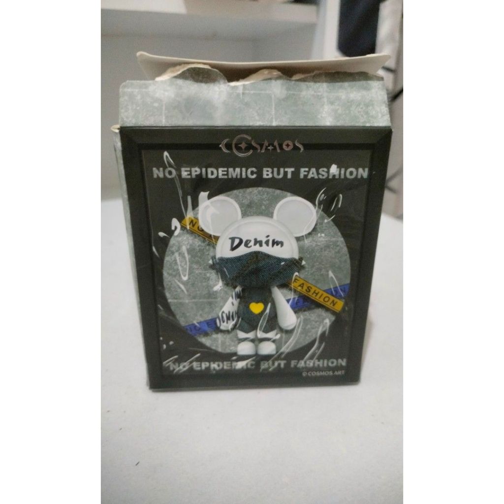 COSMOS NO EPIDEMIC BUT FASHION FIGURE BLIND BOX