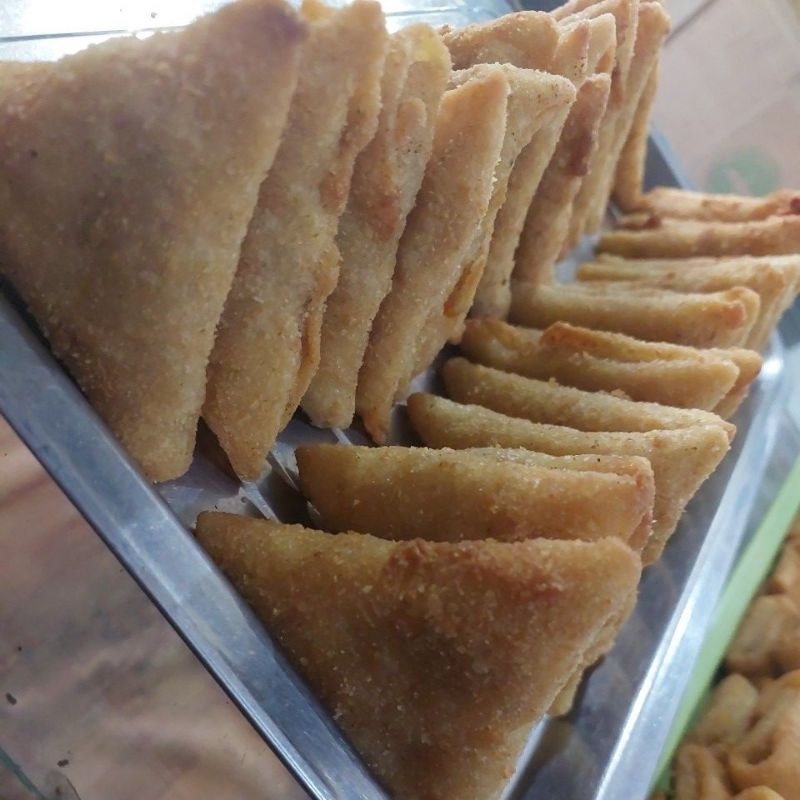 

Jajanan pasar Kue basah KANAFE RISOL MAKARONI