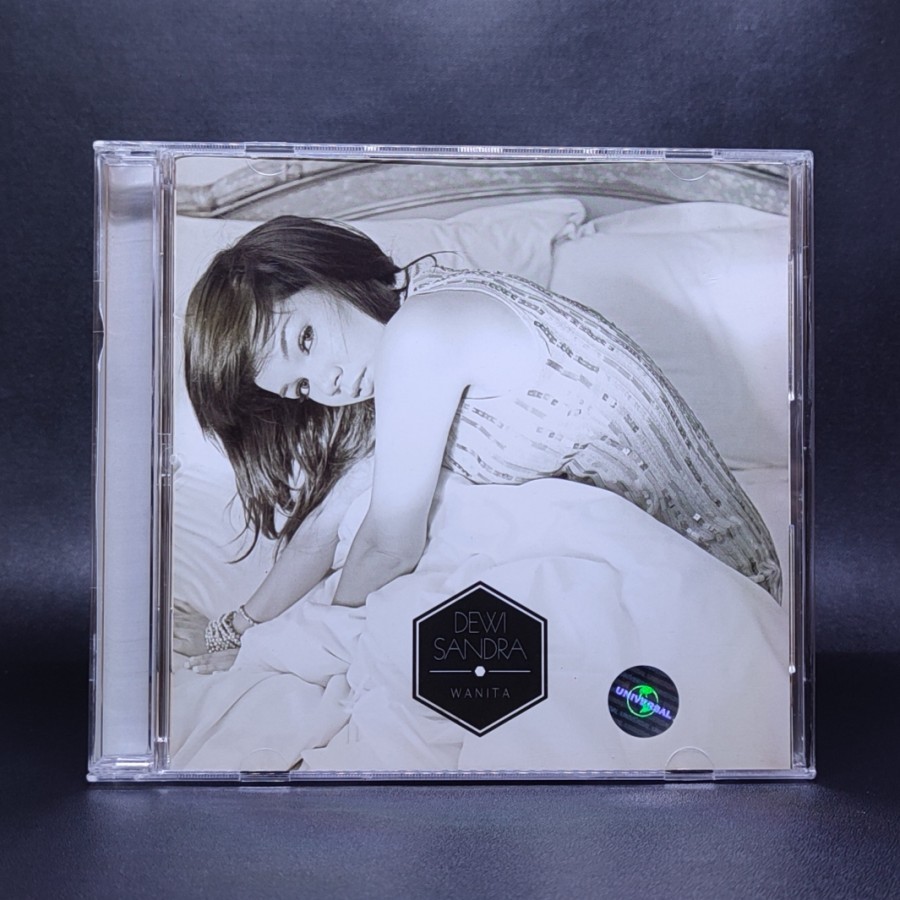 CD DEWI SANDRA - WANITA ORIGINAL SEGEL