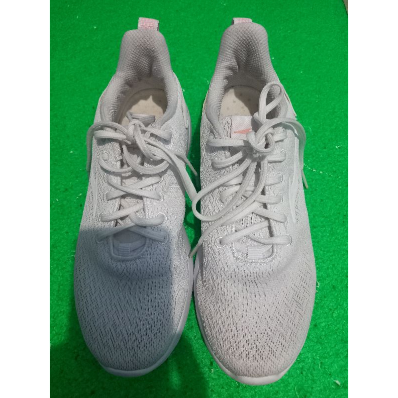 Sepatu sneaker sporty Erke