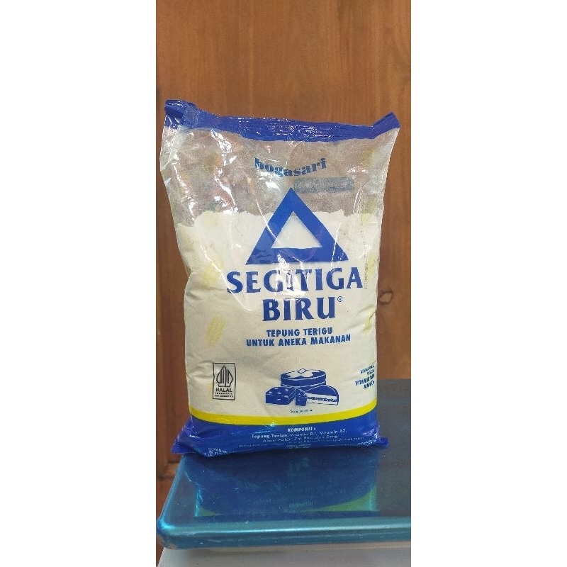 

Tepung Terigu Segitiga Biru 1kg
