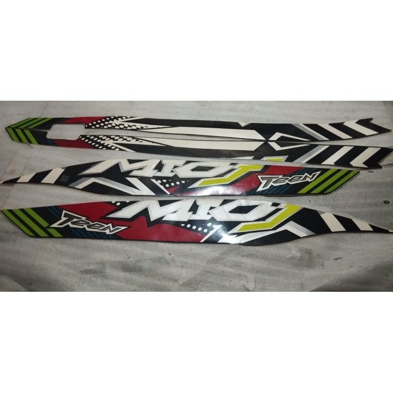 striping stiker bok cover body full set assy kanan kiri original lospack mio  j teen hitam putih str