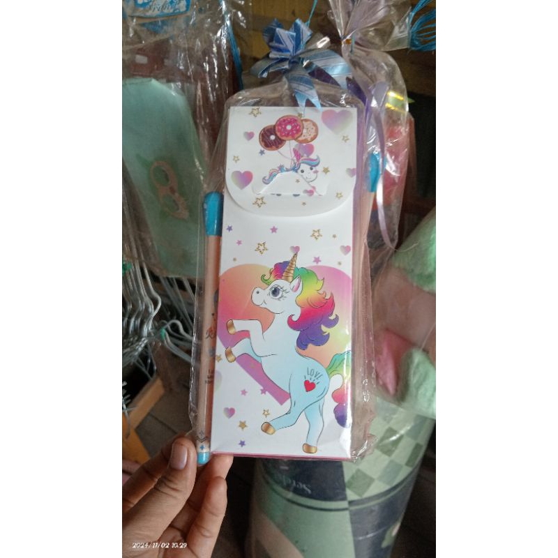 

0Bingkisan Ulang Tahun Anak Tempat pinsil Rakitan dan Pen g Bts