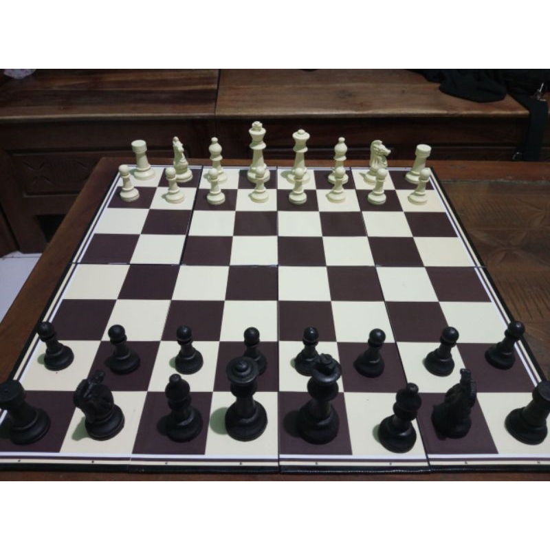 Bidak Catur Plastik Satuan Standar Turnamen