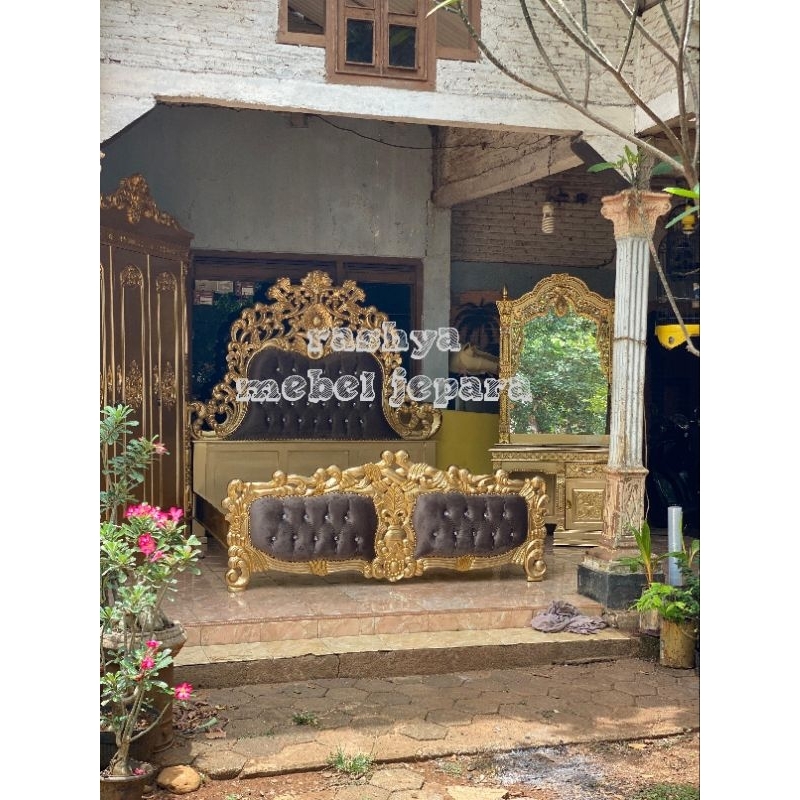 set kamar ukir mewah divan ukir Jepara