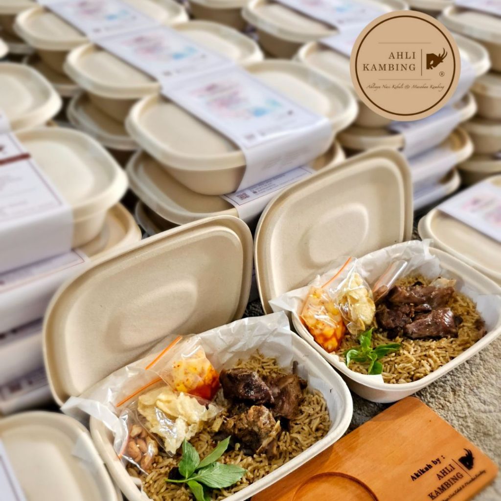 

Paket 1 Ekor Kambing Akikah Box Standart - Nasi Kebuli