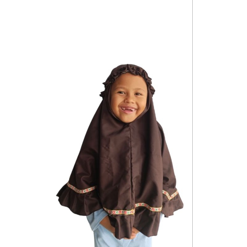 Jilbab anak sekolah Pramuka SD