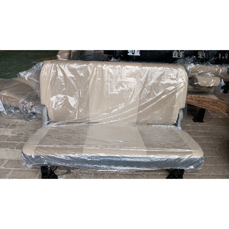 Copotan ......Anyar.......Panjang....Buat..jok.tengah..atau belakang. kijang..dan apv.blenven...dll.