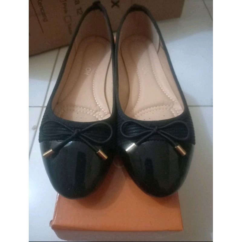 preloved flatshoes sepatu flat shoes connexion hitam black