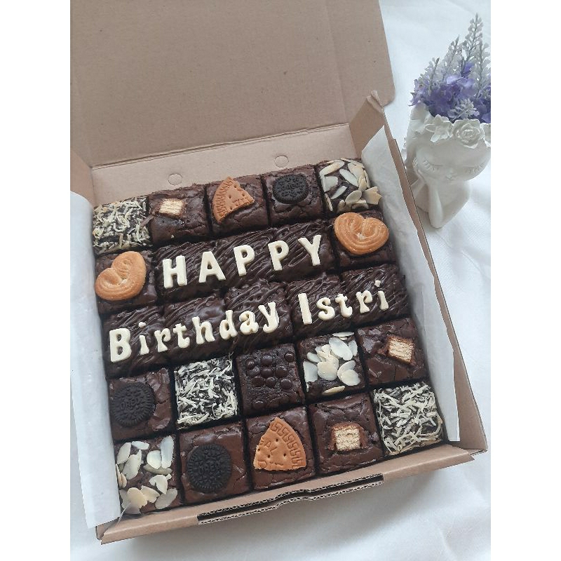 

(READY) Brownies Fudgy uk.20cm Custom Huruf