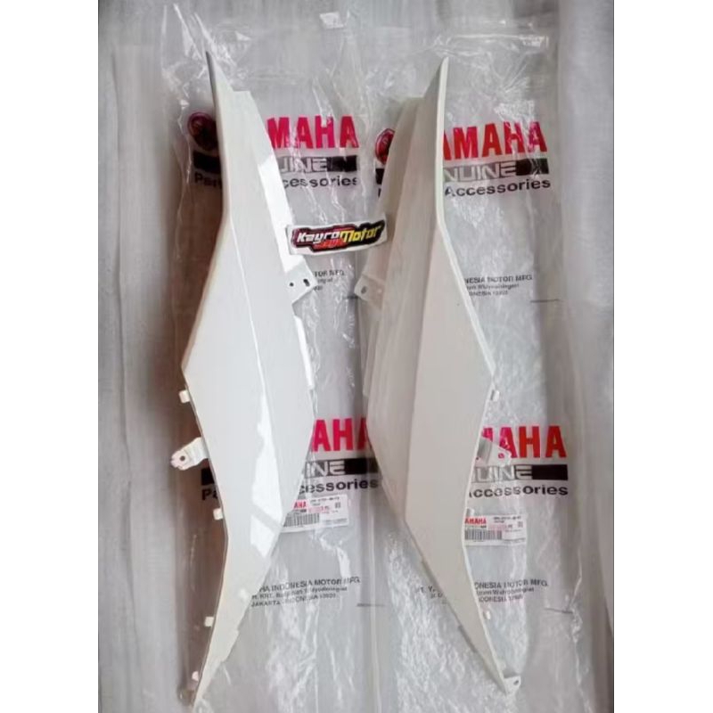 cover body blakang kanan kiri 1set YAMAHA mio m3 warna putih