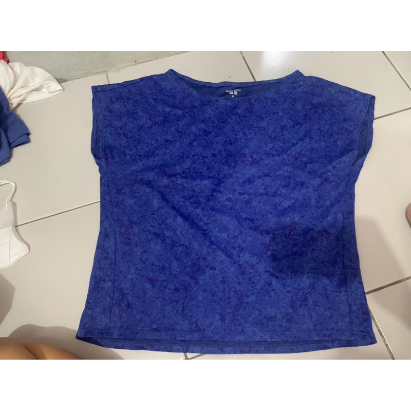 Kaos Uniqlo x Meguru Yamaguchi