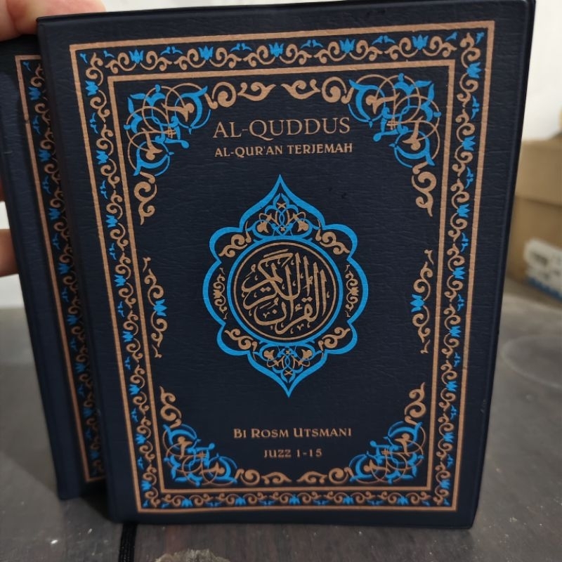 Al-Qur'an Al-Quddus Terjemah 2 jilid (Juz 1-15 & 16-30) ukuran kecil Bi Rosm Utsmani