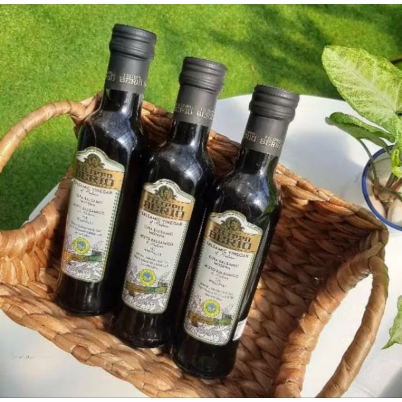 

Bertolli Balsamic Vinegar of Modena 500 ml - Cuka Hitam