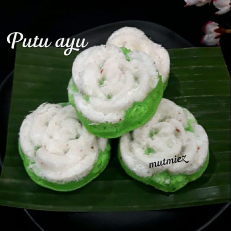 

Putu Ayu/Kue Putu Ayu/Jajanan Pasar/Kue Basah