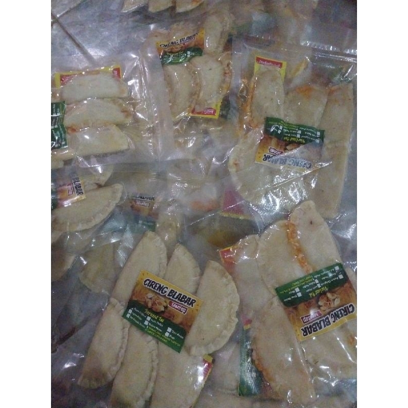 

Cireng isi ayam suwir