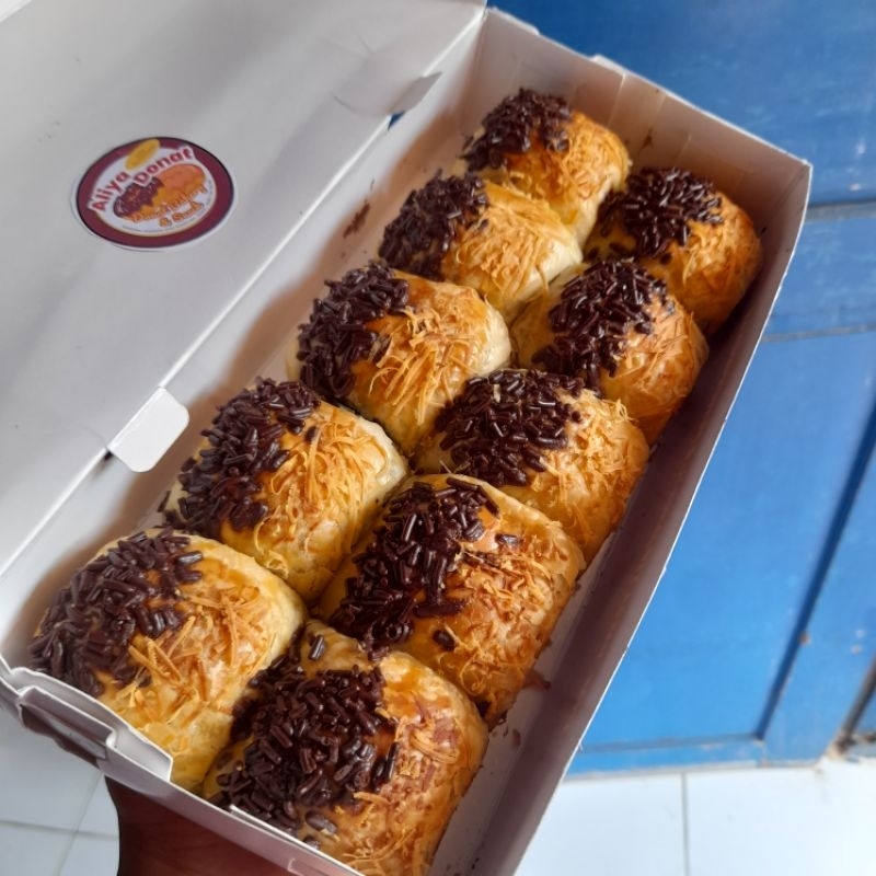 

Bolen Pisang Coklat Premium Gemoy isi 10 dan Strudel Pisang