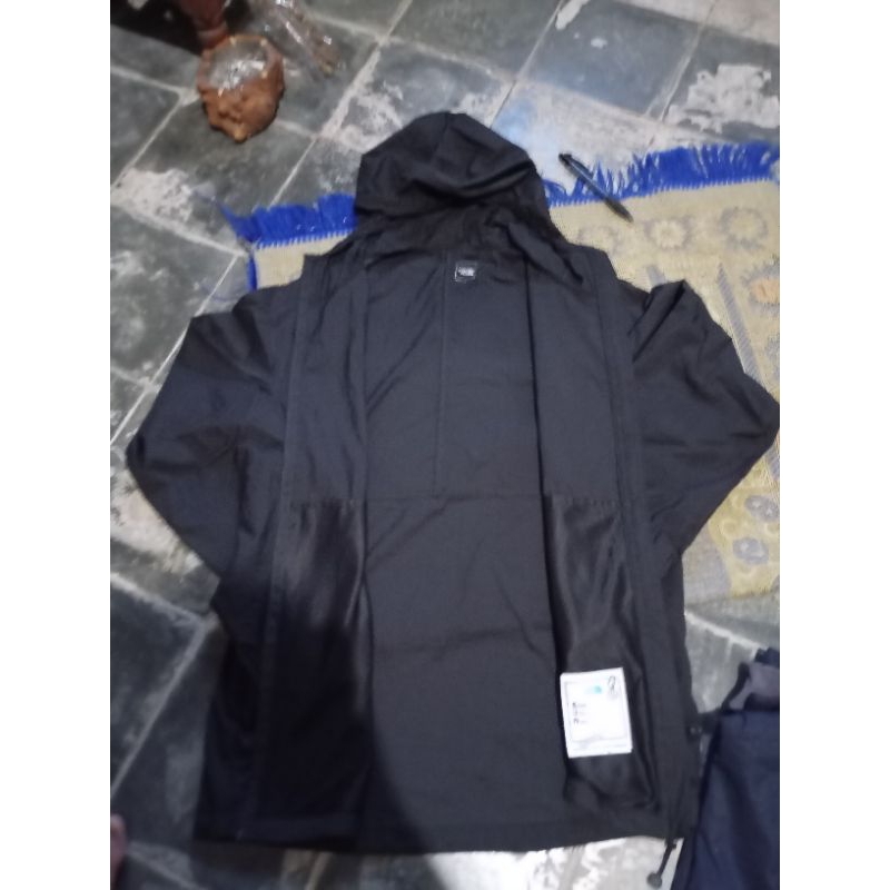 jaket running tnf