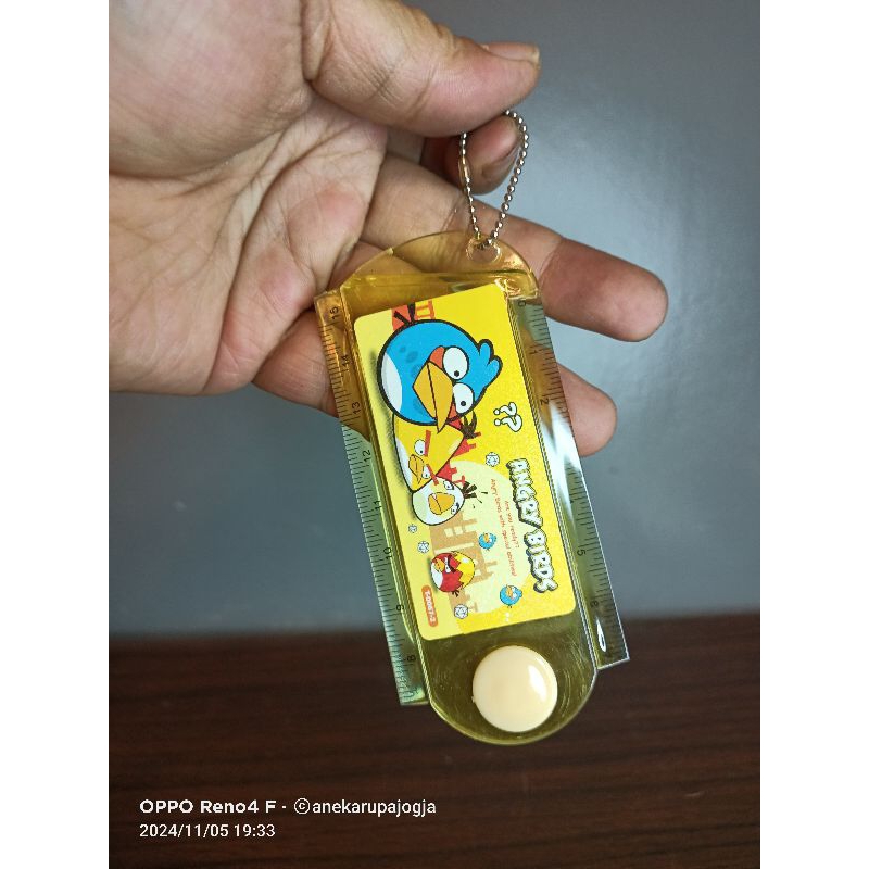 

penggaris gantungan angry bird kuning
