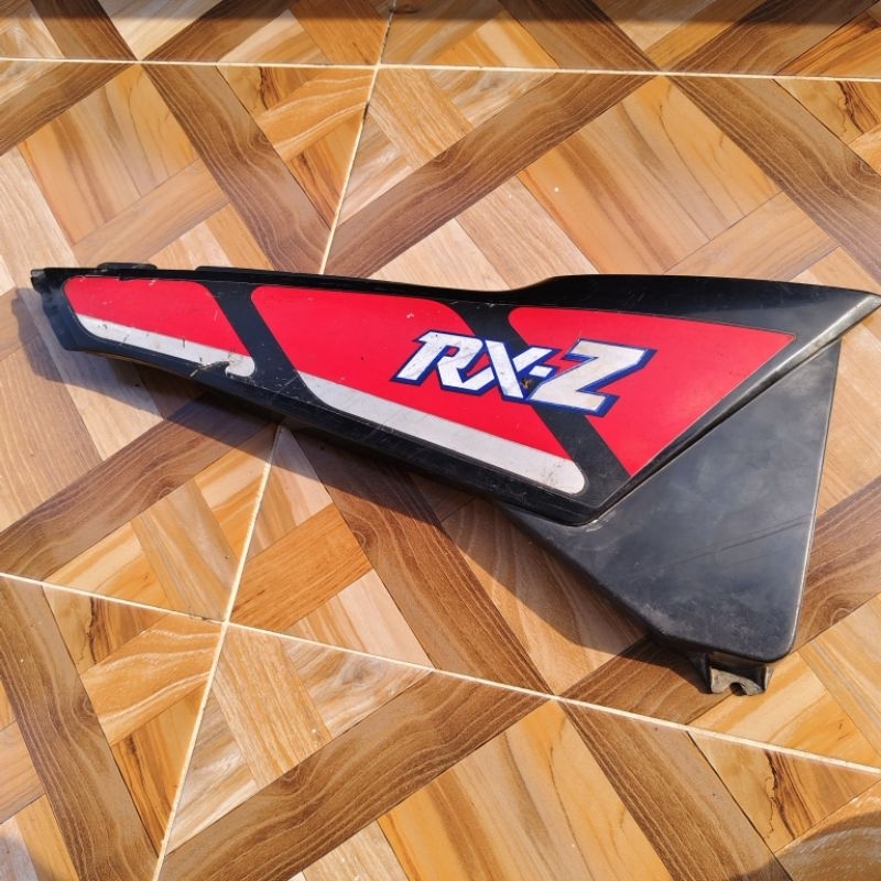 cover samping kanan yamaha rxz hitam striping merah 91 92 tutup body bodi tepong