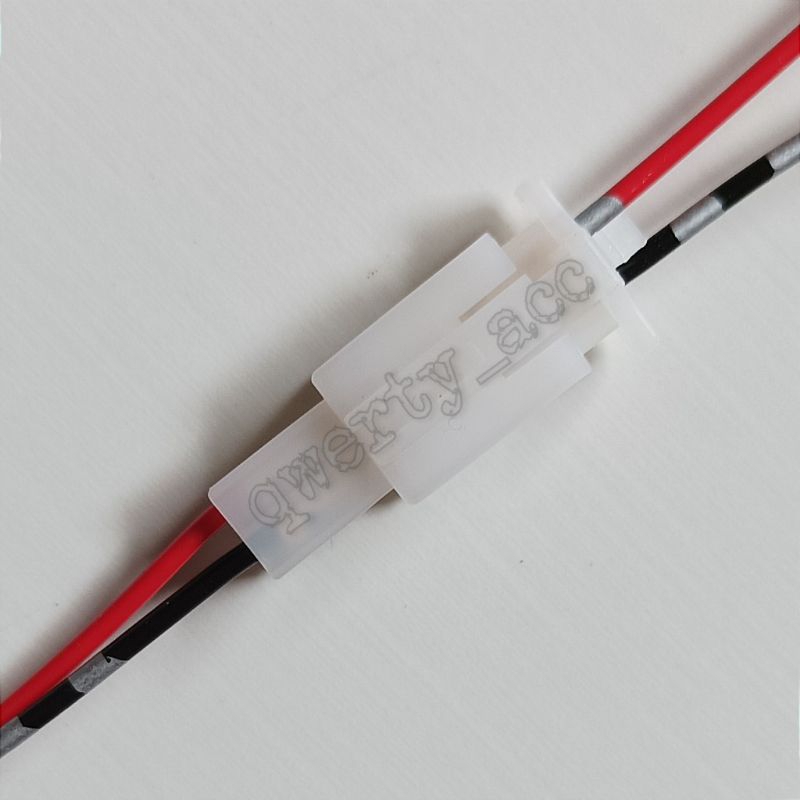 1 Pasang Soket 2 Pin Kecil 2.8 Warna PUTIH + Kabel Bintik