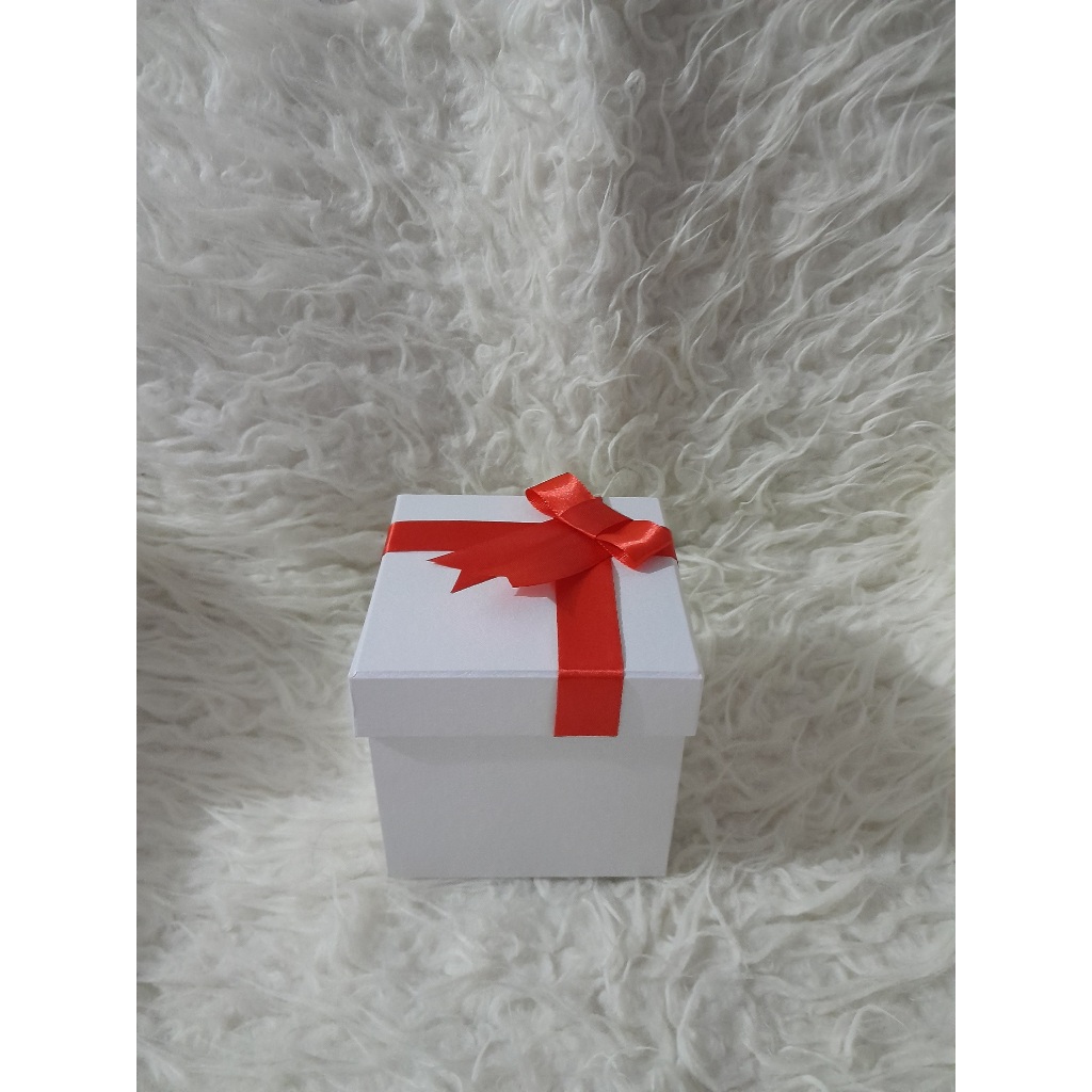 

Gift Box 10x10x10 cm / Kotak kado Hard Box / Box Kotak Hampers