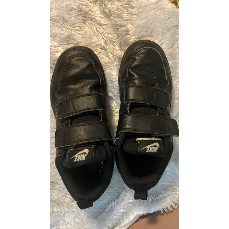 sepatu sekolah anak merk NIKE original ya size 32