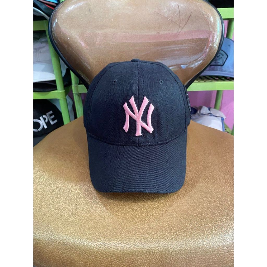 Topi MLB original logo NY pink hitam