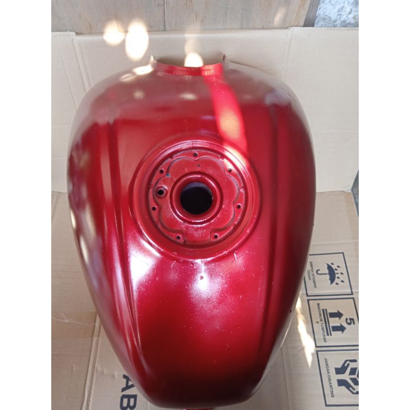 tangki bajaj pulsar 180cc- 220 cc  tengki bajaj 180c- 220 c original merah marun