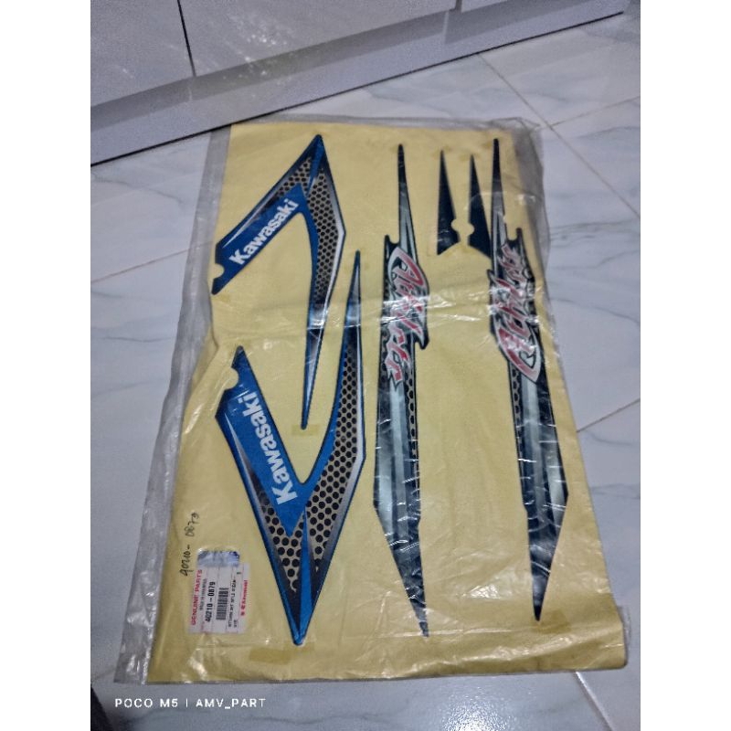 striping Athlete biru 2008