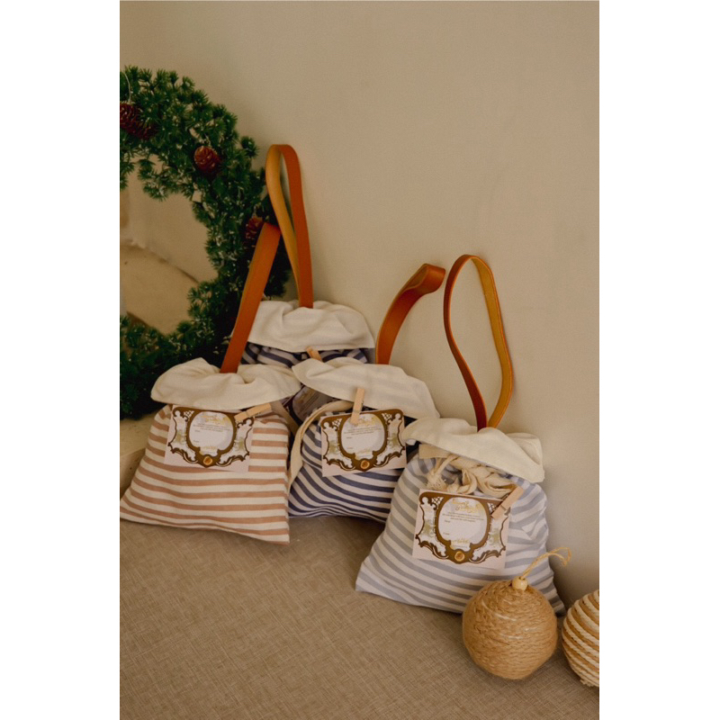 

Promo 7.7 BEVERLEY - Hampers Christmas/Hampers Natal/Hampers Newyear/Kado Natal/Parcel Natal/Tas