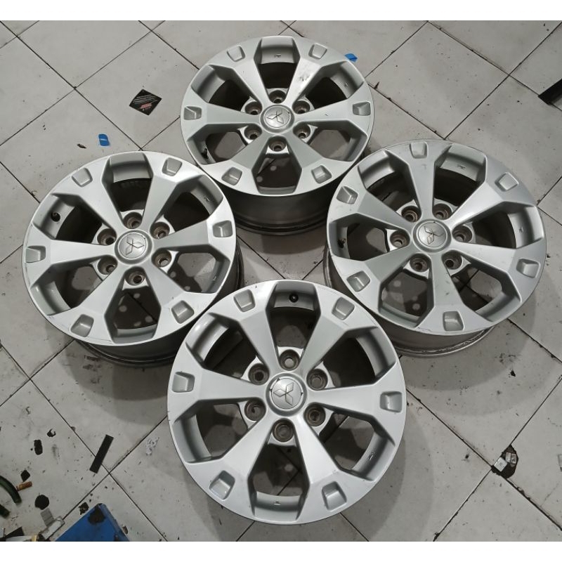 Velg Orignal Mitsubishi Pajero Dakar Ring 17 Pcd 6x139,7 Silver Velg Oem Pajero Dakar