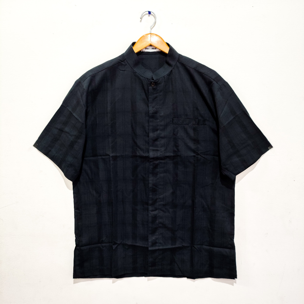 MAXMILLIAN Kemeja Taqwa Koko Pria Kerah Shanghai Hitam Bergaris Lengan Pendek 14180359