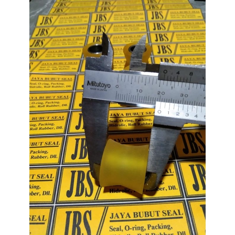 Bushing custom polyurethane Od 23/7 mm Id 11 mm panjang 20 mm Od 24/19,7 mm Id 12,7 mm panjang 20,5 