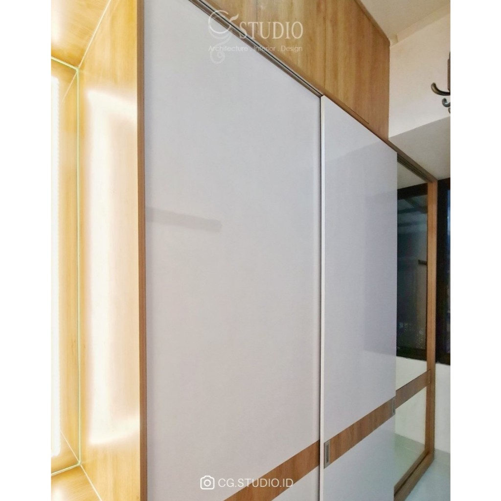 Wardrobe Pakaian Sliding Door