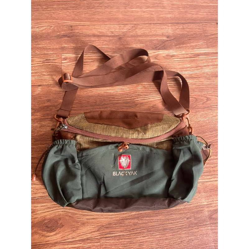 Slingbag waistbag Blackyak