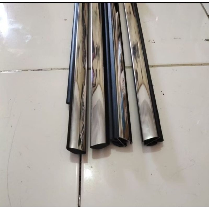 Pelipit kaca pintu luar APV 1set original