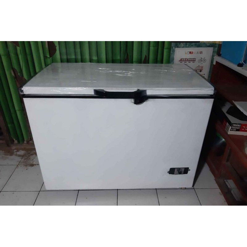 Freezer box second bekas 300 L SANSIO