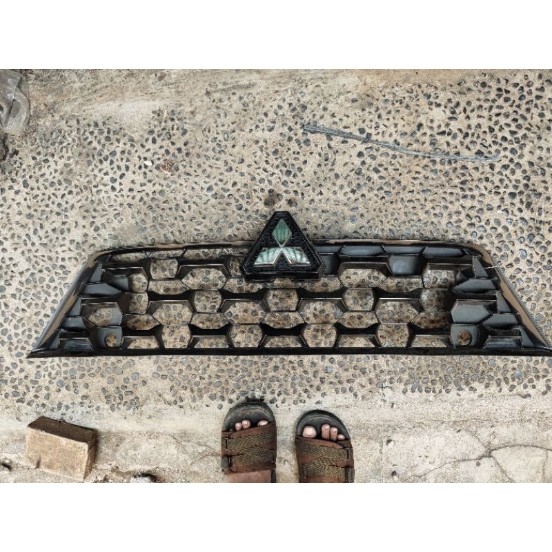 grill Mitsubishi Xforce 2023 original